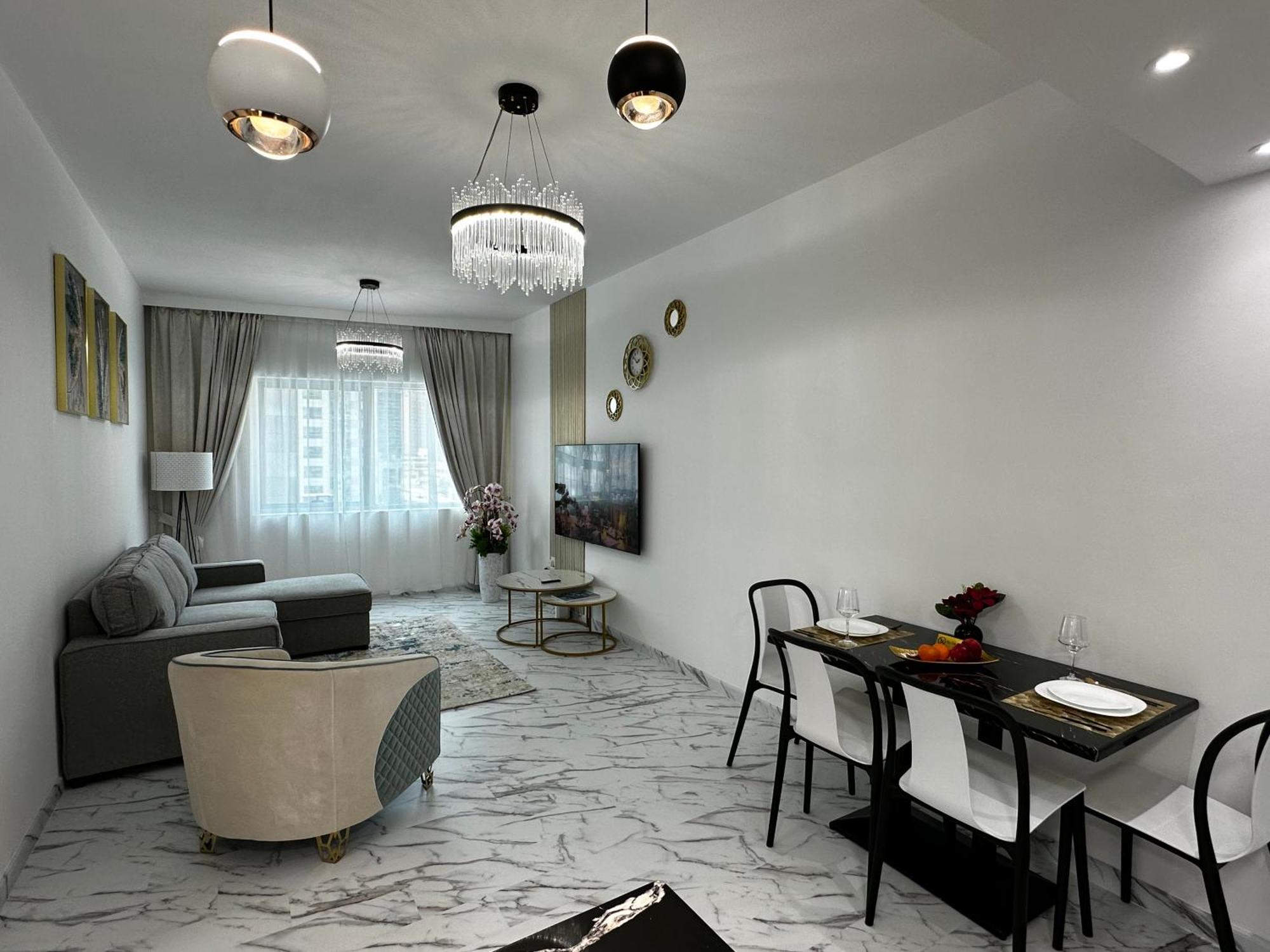 In Heart Of Marina, Walk To Jbr! #3 Dubai