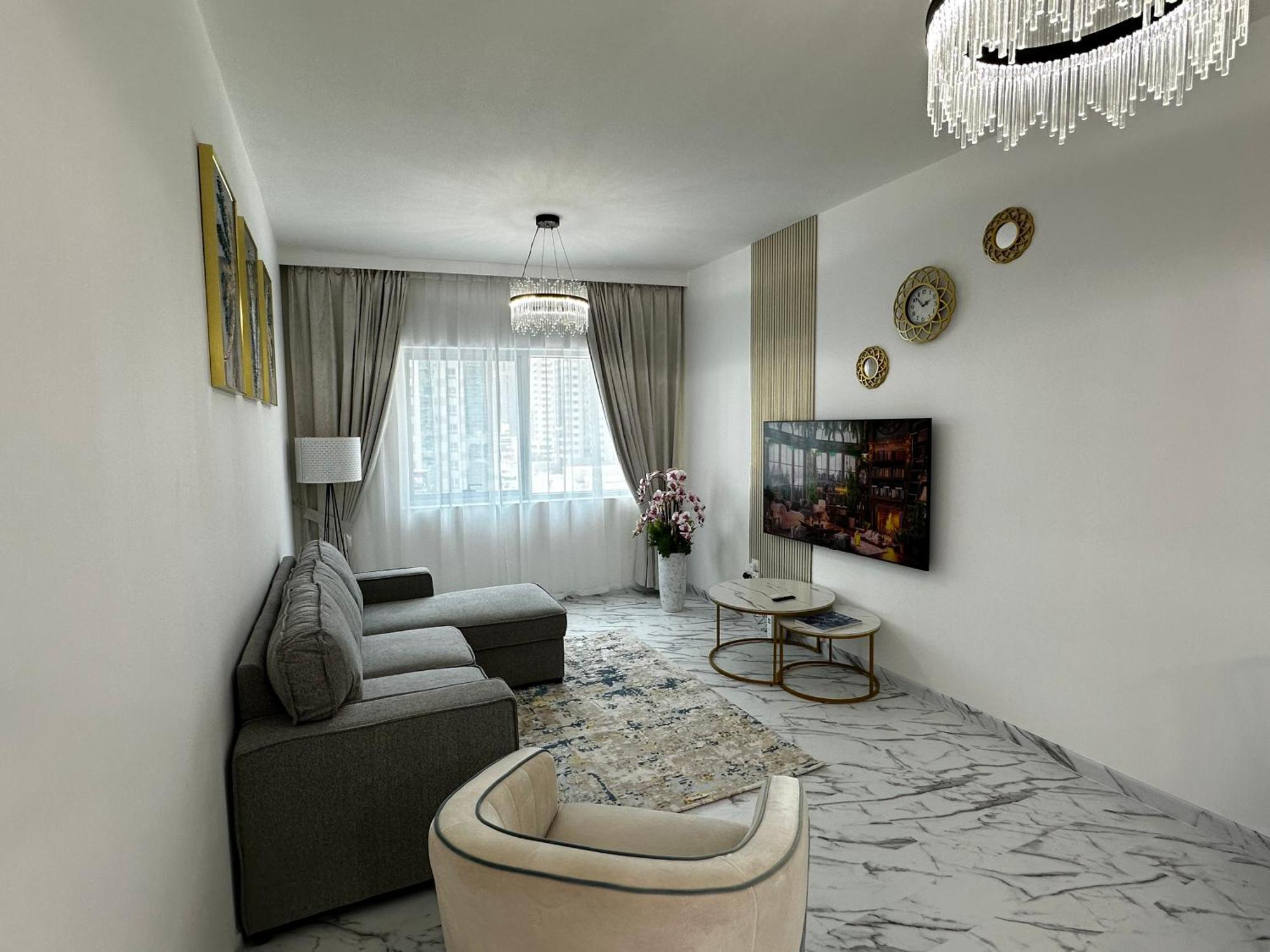 Apartment In Heart Of Marina, Walk To Jbr! #3 *