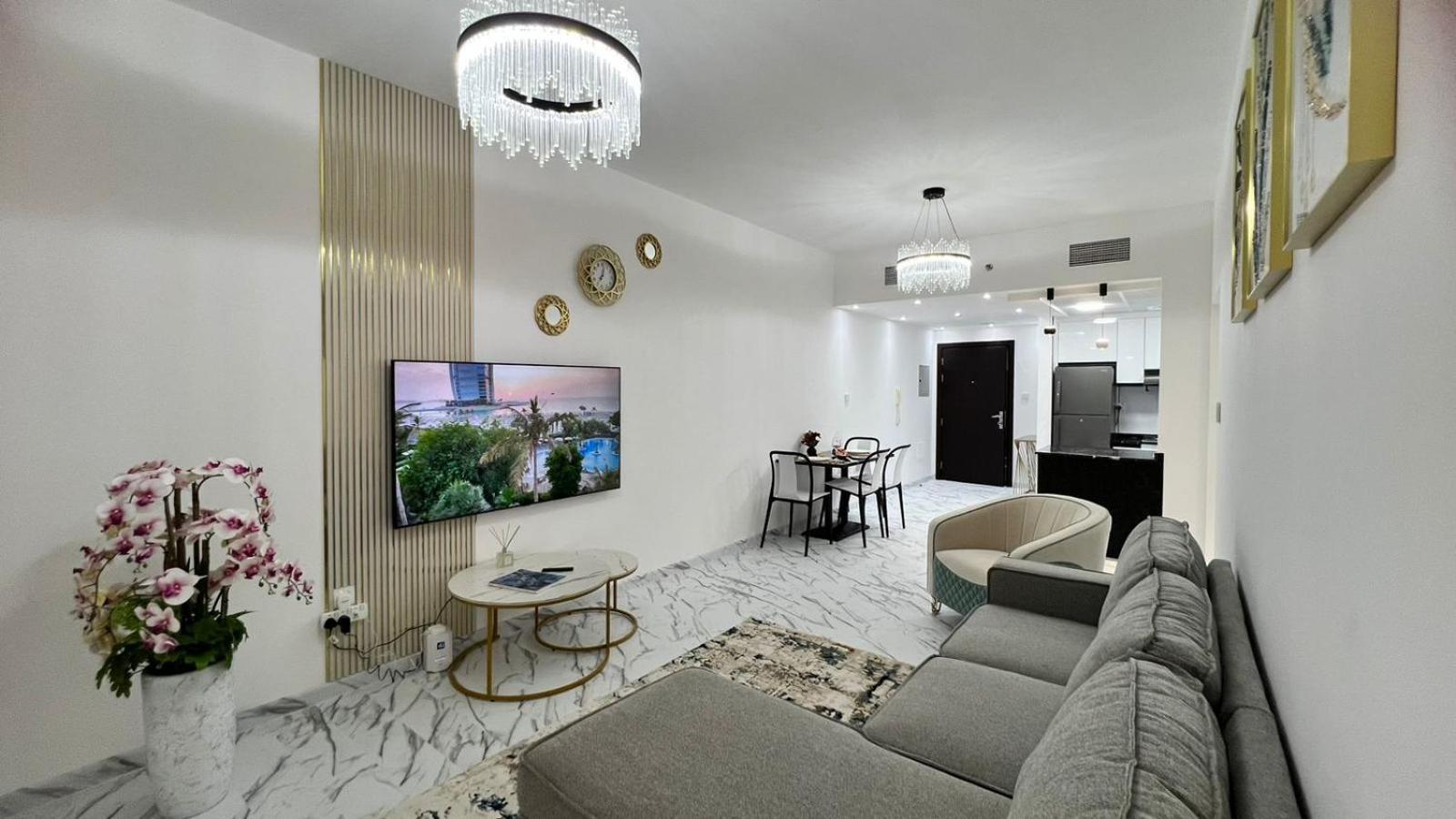 In Heart Of Marina, Walk To Jbr! #3 Apartment *